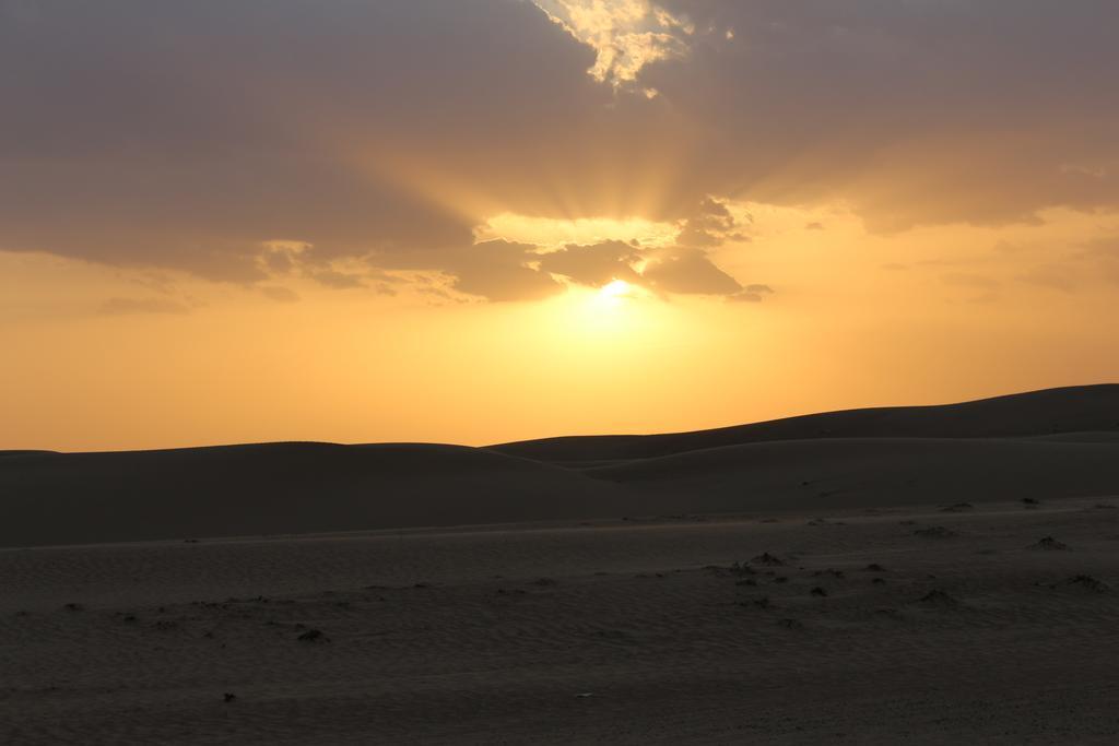 Legend Desert Camp Fulayj al Masha'ikh エクステリア 写真